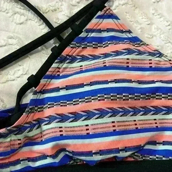 Athleta striped, adjustable bathing suit bikini top. Women’s size medium - Picture 10 of 12